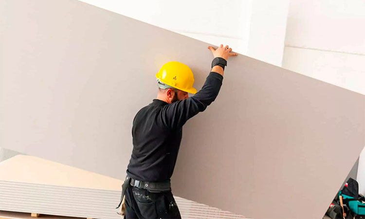 Descubre nuestros servicios especializados en instalación de Pladur y sistemas de yeso laminado en Barcelona. Contáctanos para más información.