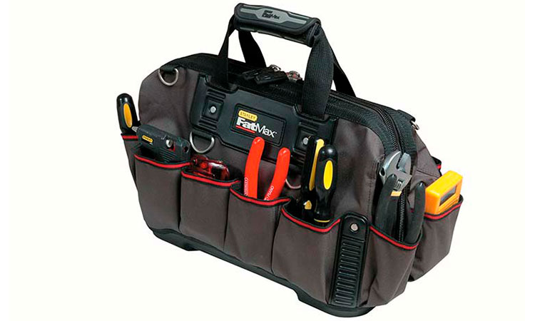 Conoce las herramientas y útiles necesarios para instalar Pladur o Yeso laminado. En Pladur Barcelona te ofrecemos servicios de instalación profesional y de calidad.