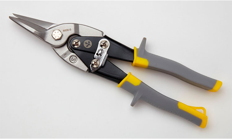 Conoce las herramientas y útiles necesarios para instalar Pladur o Yeso laminado. En Pladur Barcelona te ofrecemos servicios de instalación profesional y de calidad.