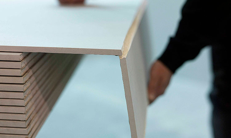 Descubre nuestros servicios de montaje y reparación de Pladur en Barcelona a través de nuestras imágenes profesionales.