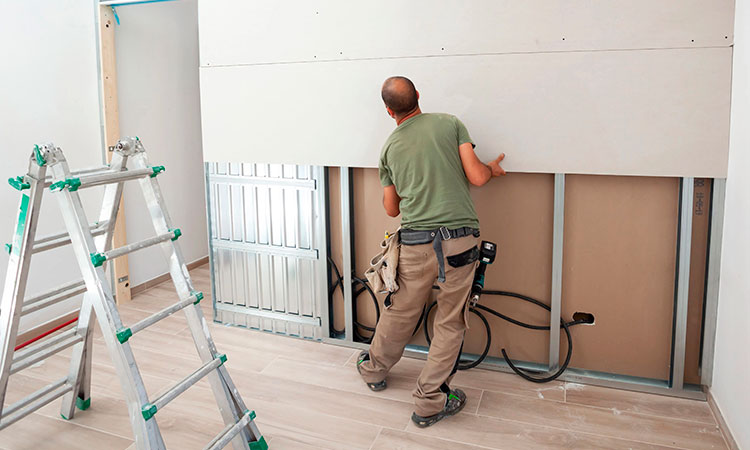 Conoce nuestras imágenes de instalaciones de sistemas Pladur en Cornellá de Llobregat. Descubre cómo nuestros materiales de alta calidad y nuestro equipo de profesionales altamente cualificados ofrecen un resultado final óptimo.