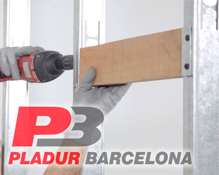 Instalación de refuerzos en paredes de pladur